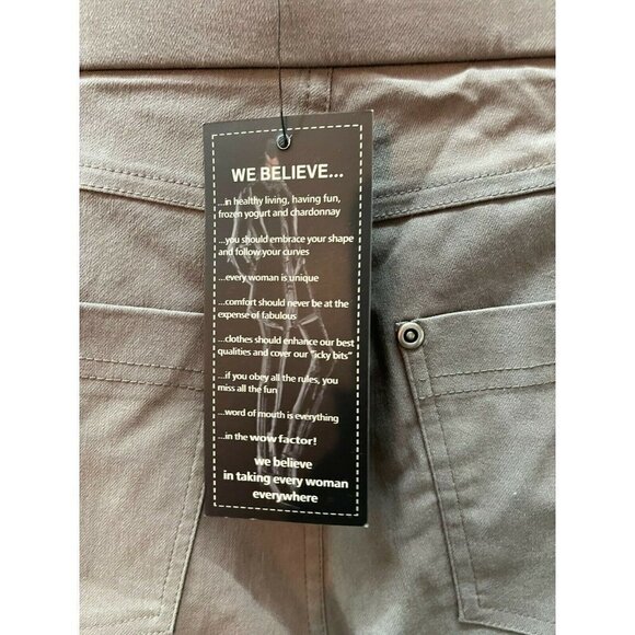 MarlaWynne 6 Sage Back Pockets Slim Leg Pull-On Pants - Picture 5 of 7